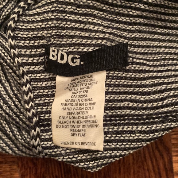 BDG Black and White Circle Scarf - Picture 3 of 5